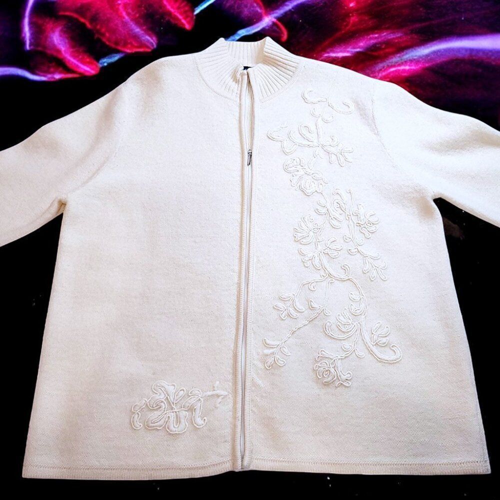 Karen Scott 100% wool cream zip up cardigan with floral embroidery